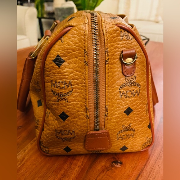 Authentic MCM cognac Boston bag - Picture 5 of 12